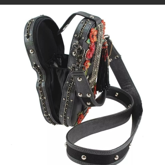 Mary Frances Heart String Leather guitar beaded Bag. Rare Luxury bag - Picture 4 of 7